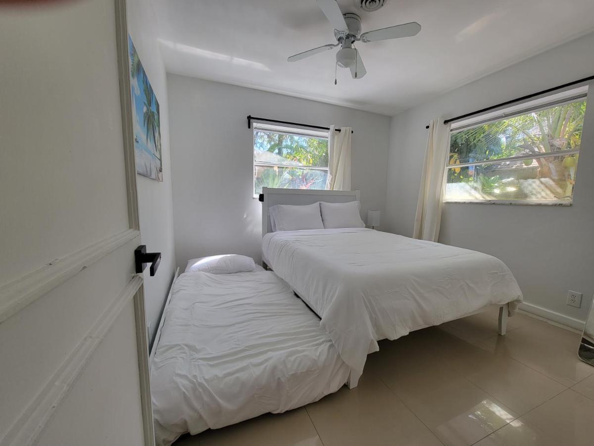 Luxury Tropical Oasis! Huge Saltwater Pool! 1 Mile To Beach! Villa Fort Lauderdale Eksteriør billede
